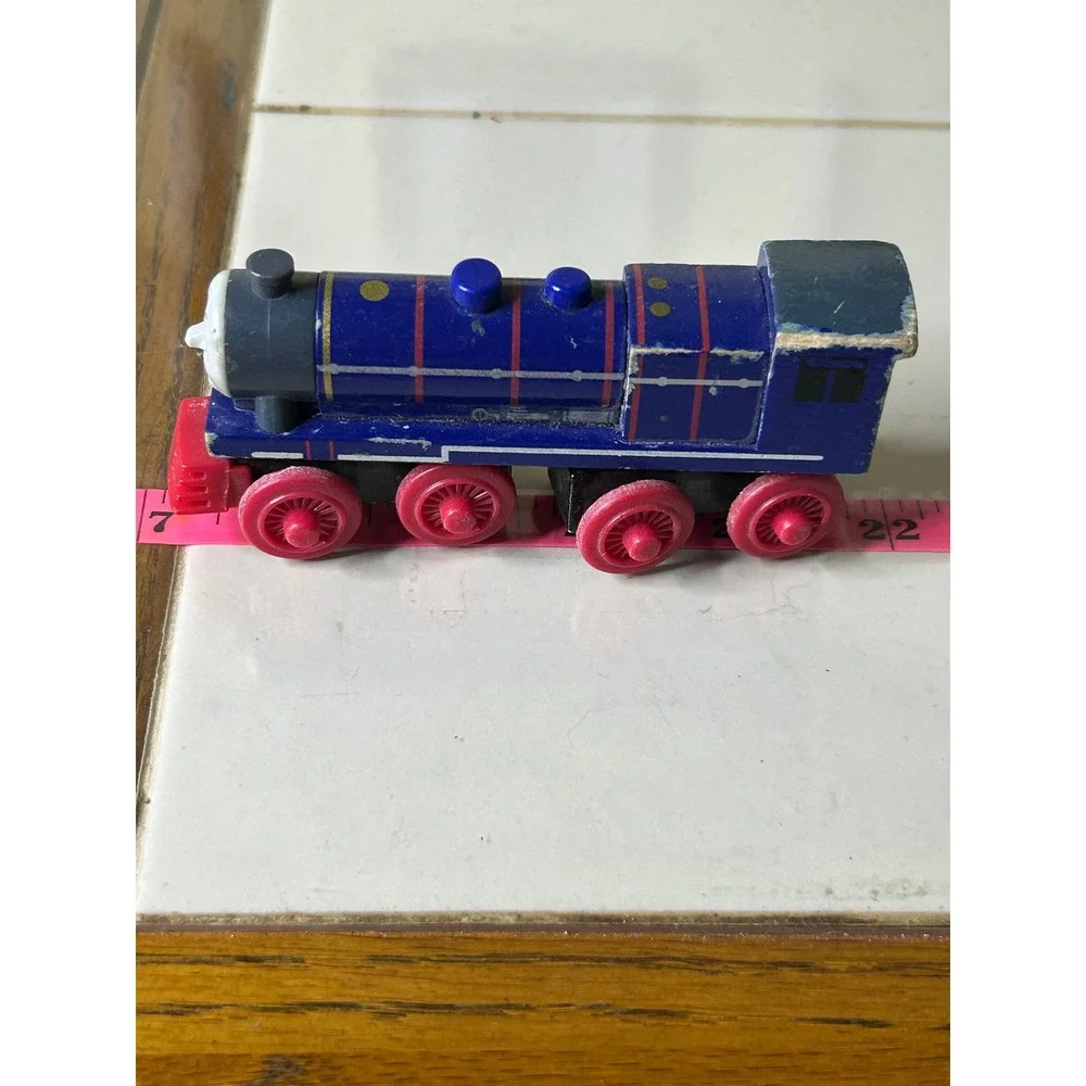 Thomas & Friends Wooden Railway Hank Blue Magnetic Train Engine Toy
